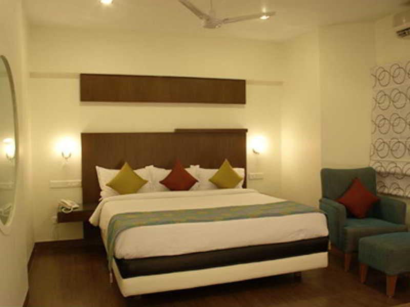 Treebo Trend Oyster Suites Hyderabad Exterior foto