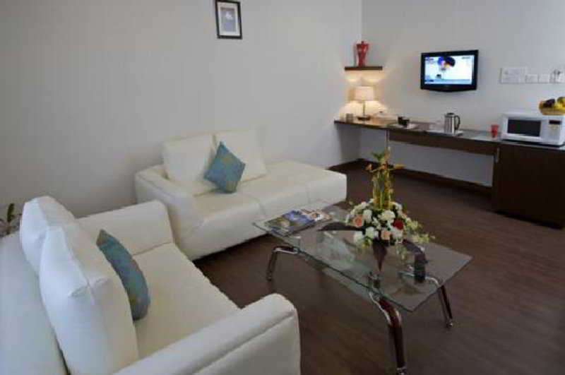 Treebo Trend Oyster Suites Hyderabad Exterior foto