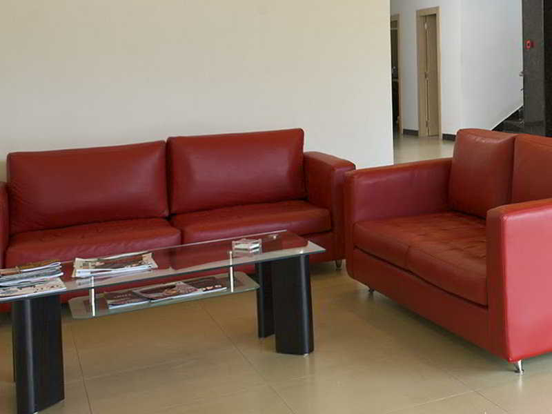 Treebo Trend Oyster Suites Hyderabad Exterior foto