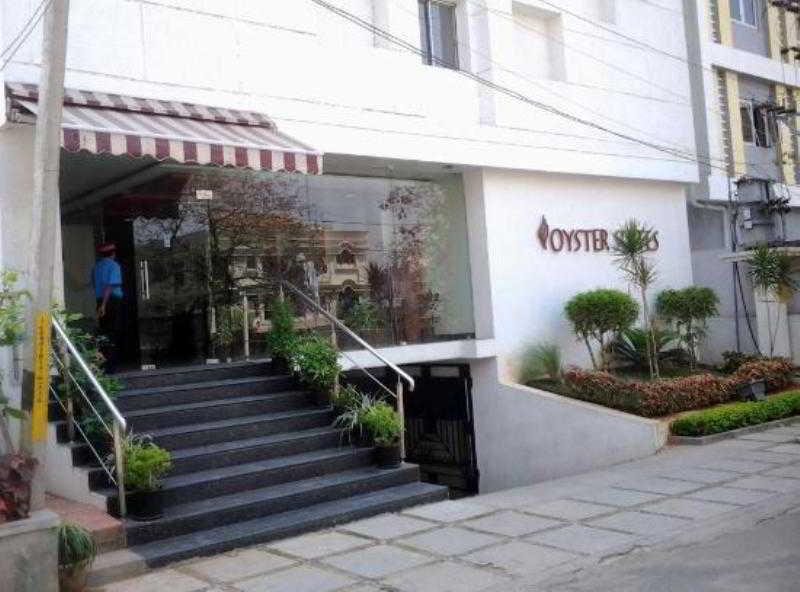 Treebo Trend Oyster Suites Hyderabad Exterior foto