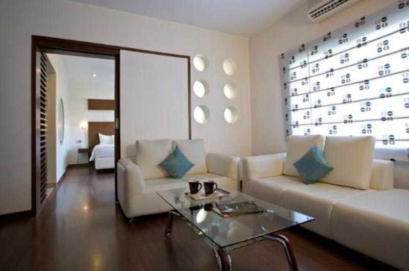 Treebo Trend Oyster Suites Hyderabad Exterior foto
