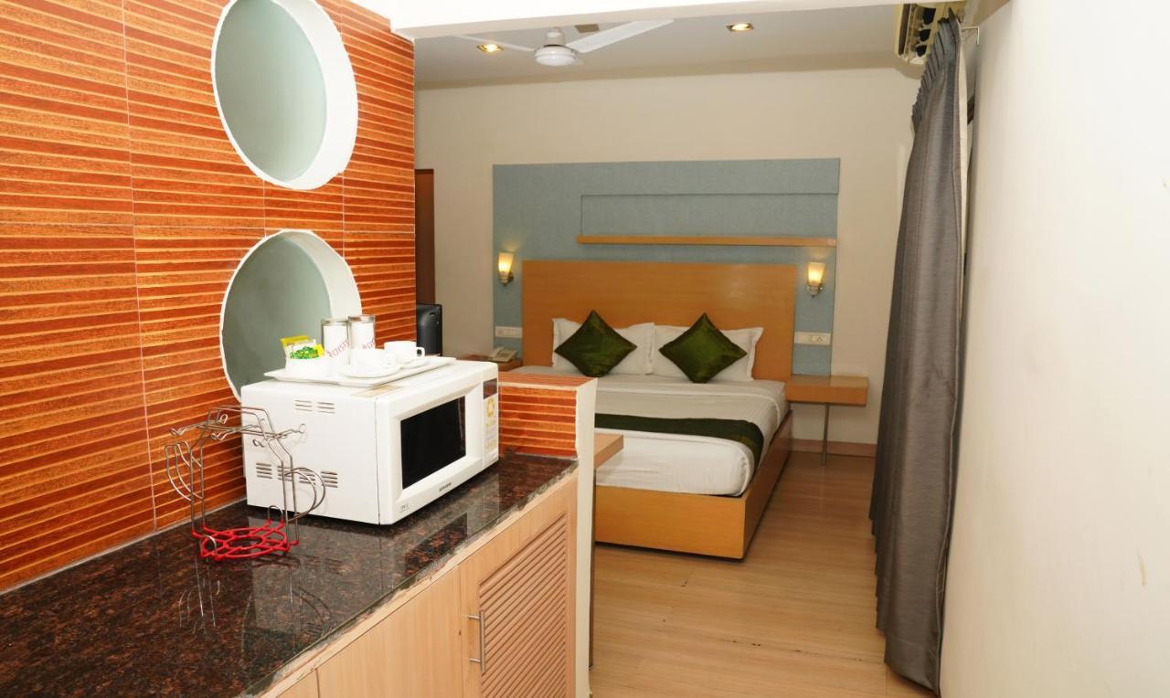 Treebo Trend Oyster Suites Hyderabad Exterior foto