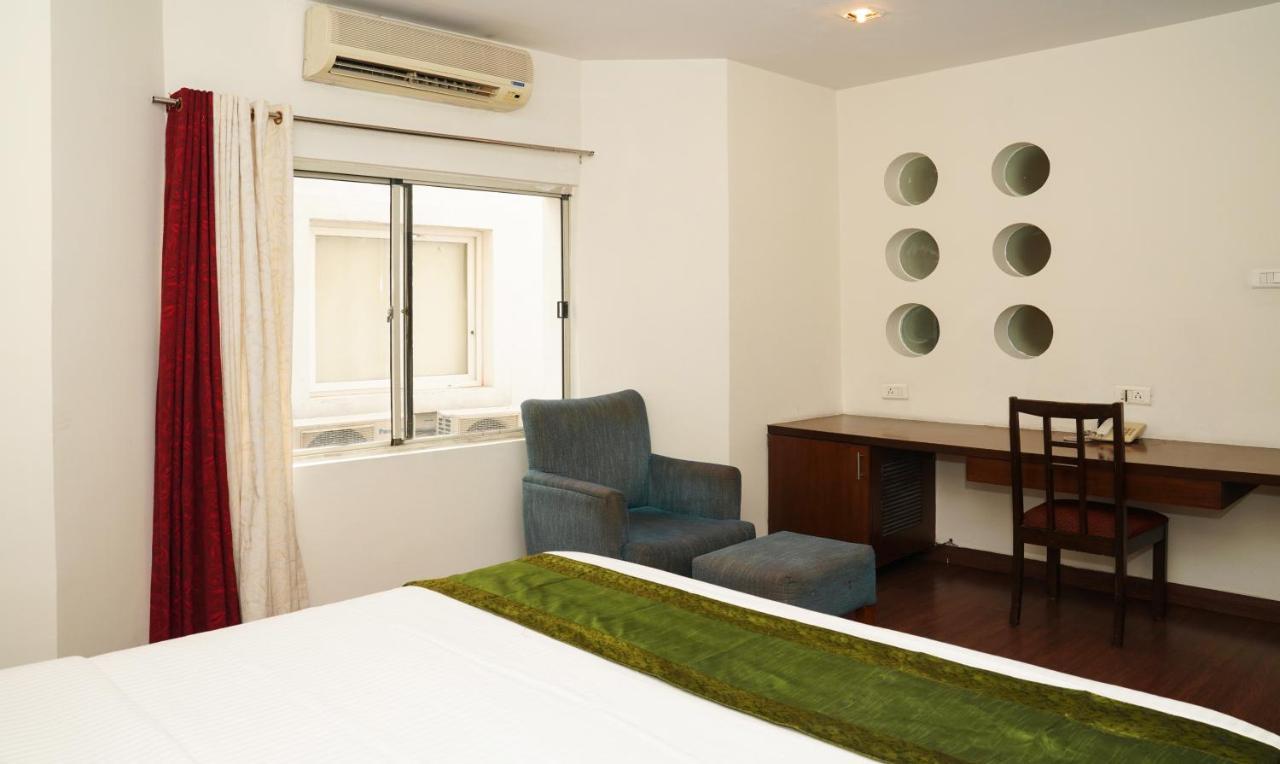Treebo Trend Oyster Suites Hyderabad Exterior foto