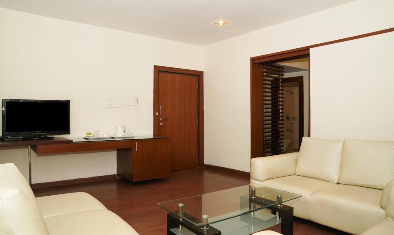 Treebo Trend Oyster Suites Hyderabad Exterior foto