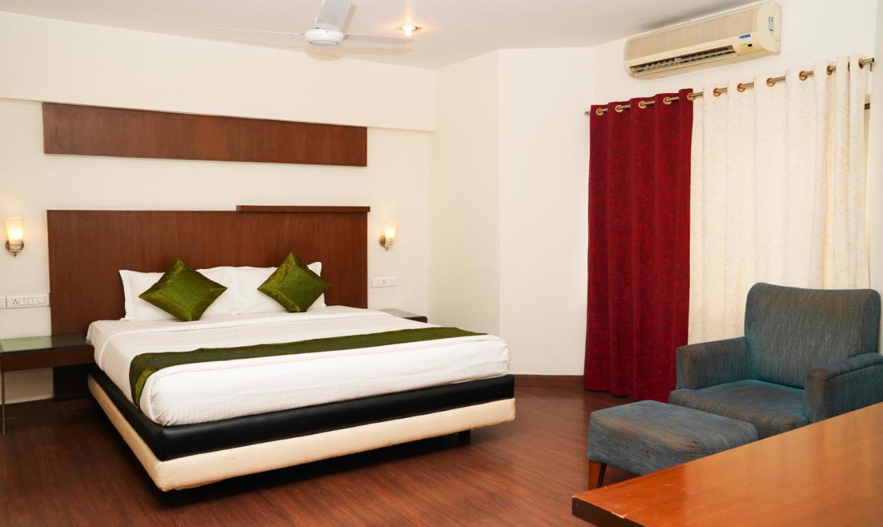 Treebo Trend Oyster Suites Hyderabad Exterior foto