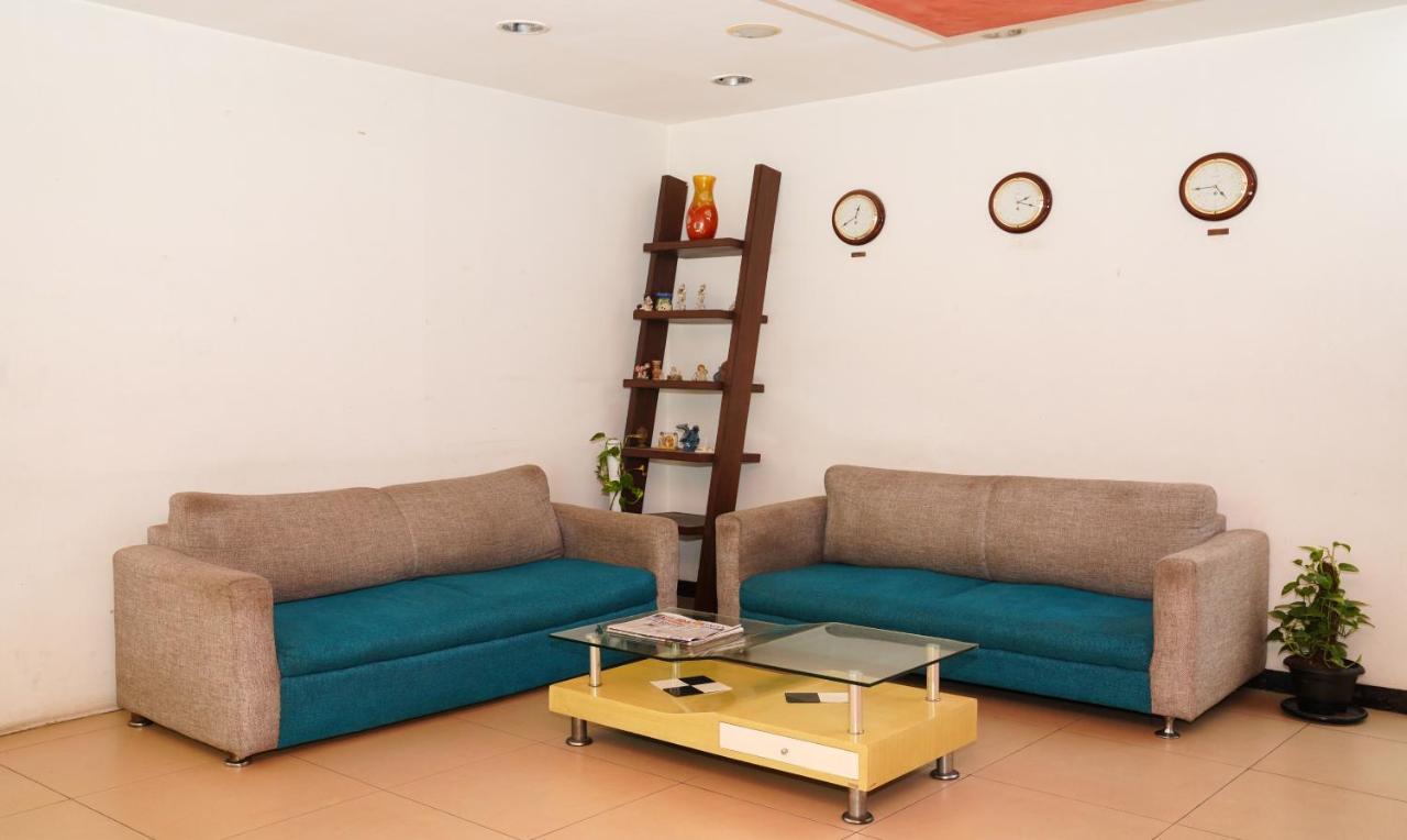 Treebo Trend Oyster Suites Hyderabad Exterior foto
