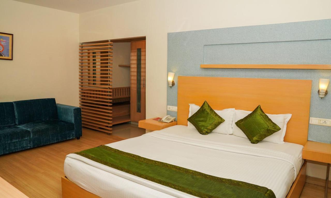 Treebo Trend Oyster Suites Hyderabad Exterior foto