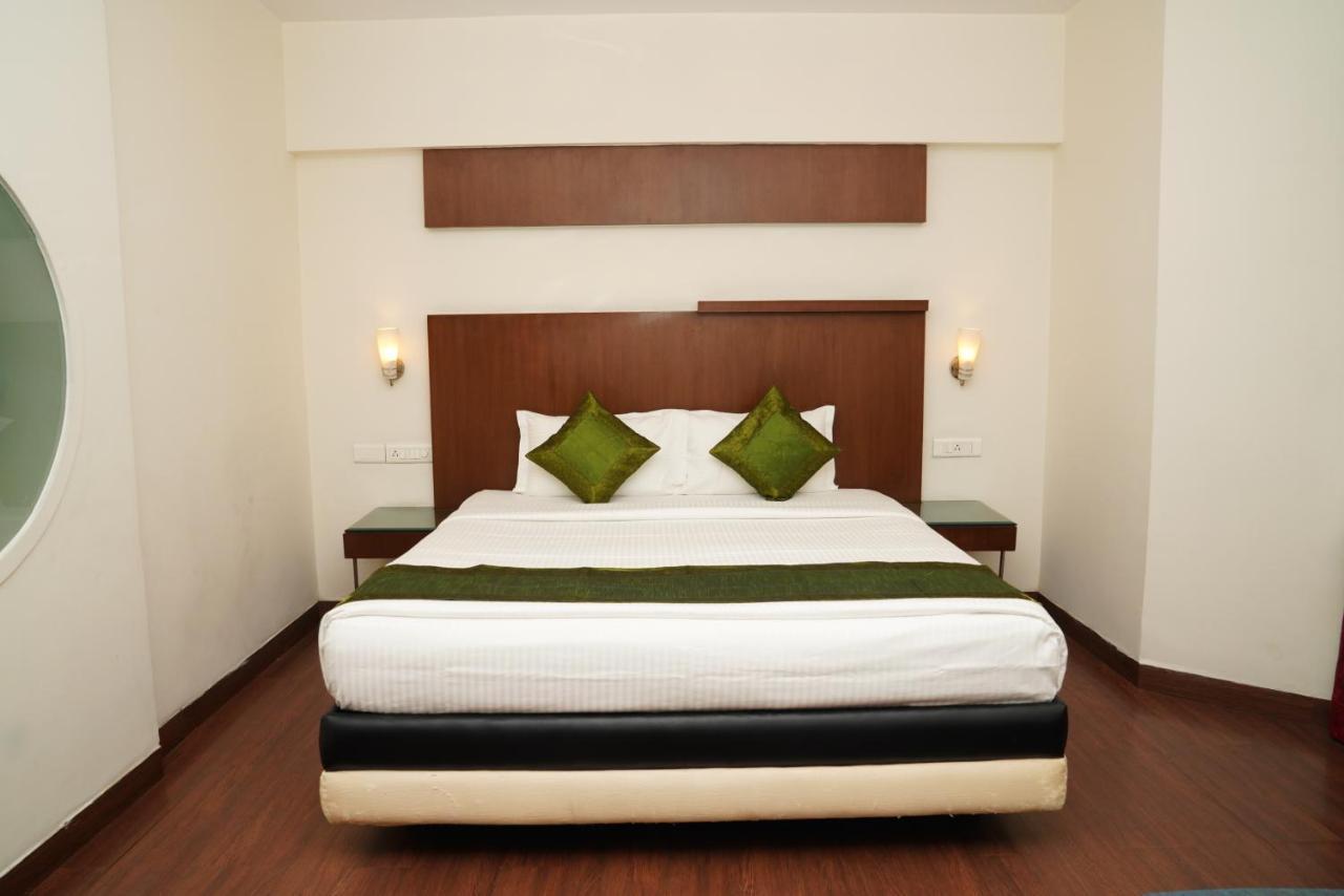 Treebo Trend Oyster Suites Hyderabad Exterior foto