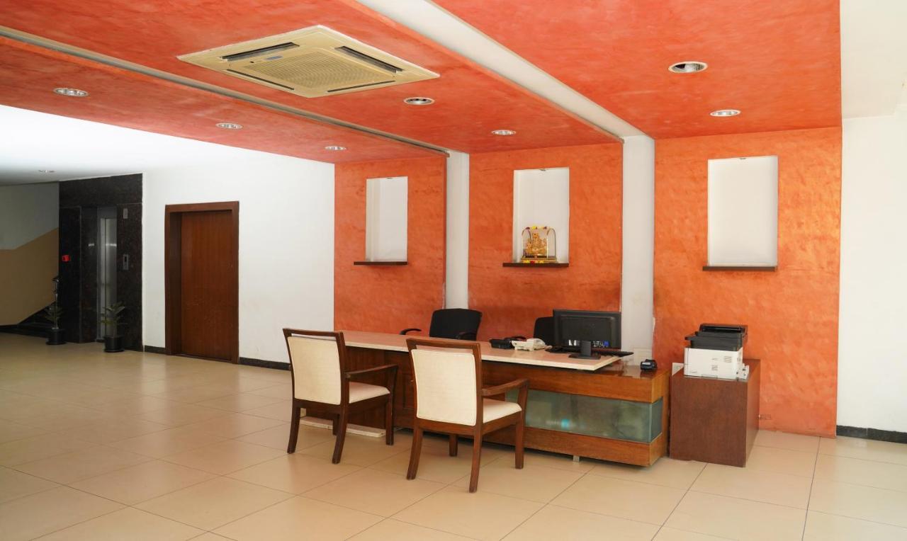 Treebo Trend Oyster Suites Hyderabad Exterior foto